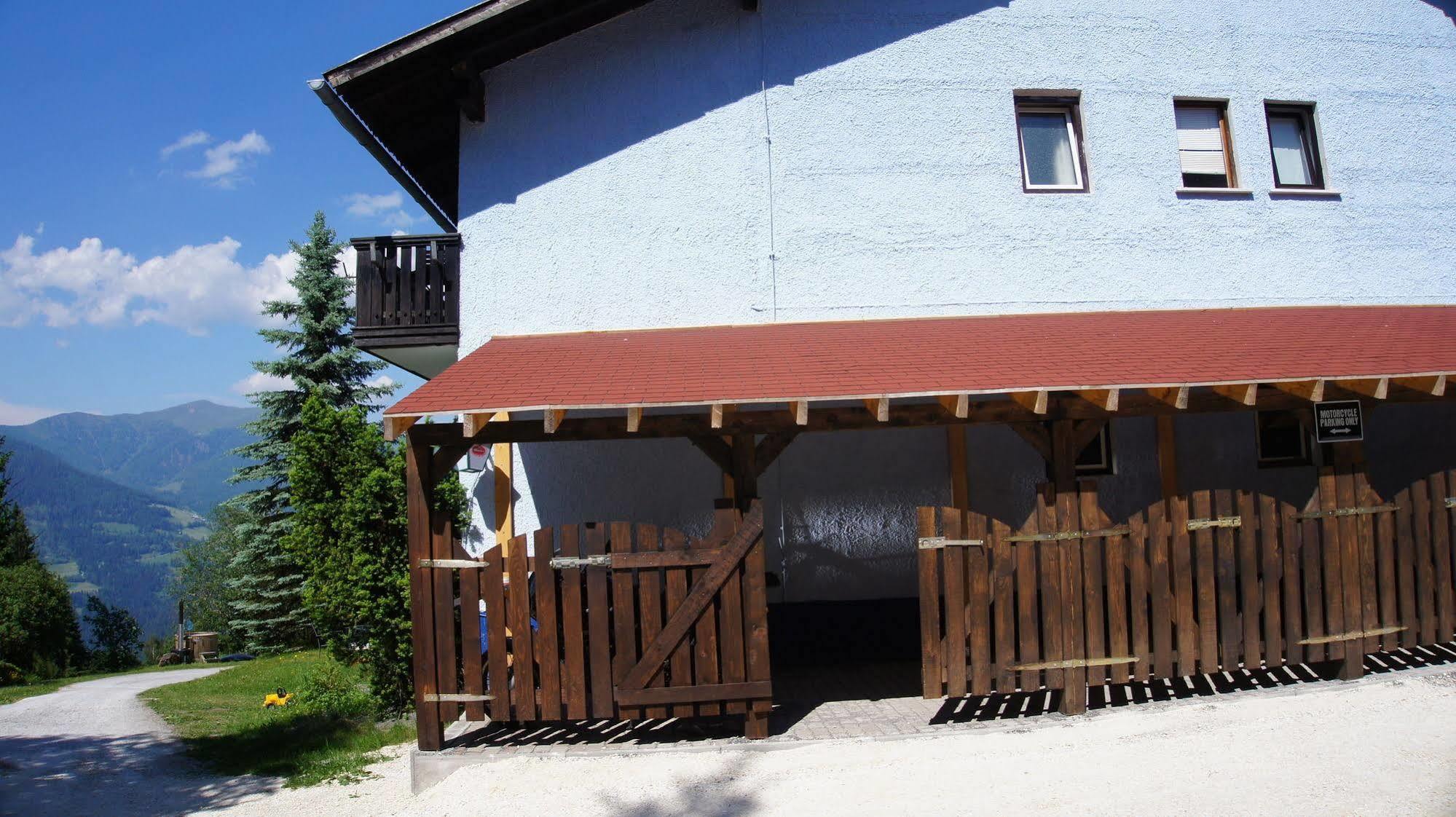 Blue Mountain Hotel Африц Экстерьер фото