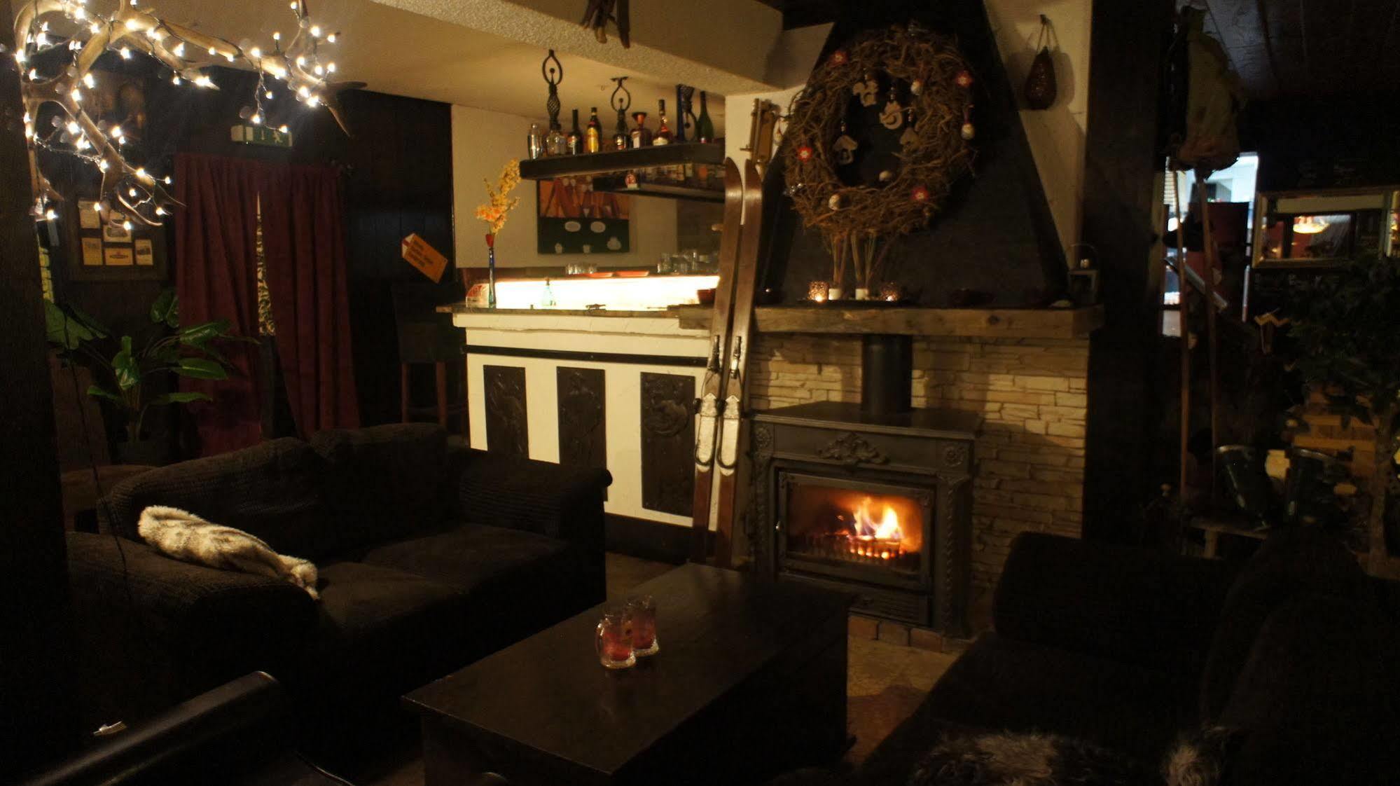 Blue Mountain Hotel Африц Экстерьер фото
